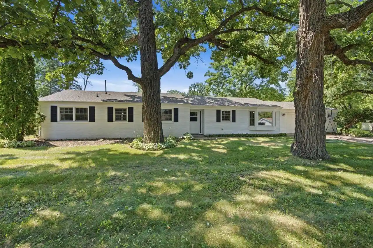 1st image of 788 Fieldcrest Dr Dr, Neenah, WI 54956 | MLS# 50330082