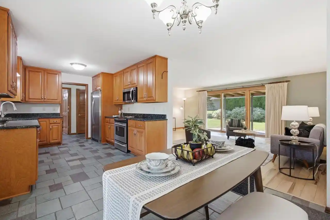 2nd image of 788 Fieldcrest Dr Dr, Neenah, WI 54956 | MLS# 50330082