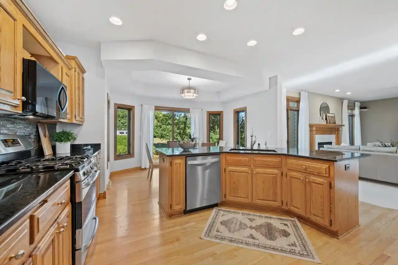 5th image of 13510 W Edgewood Court Court, New Berlin, WI 53151 | MLS# 1973967