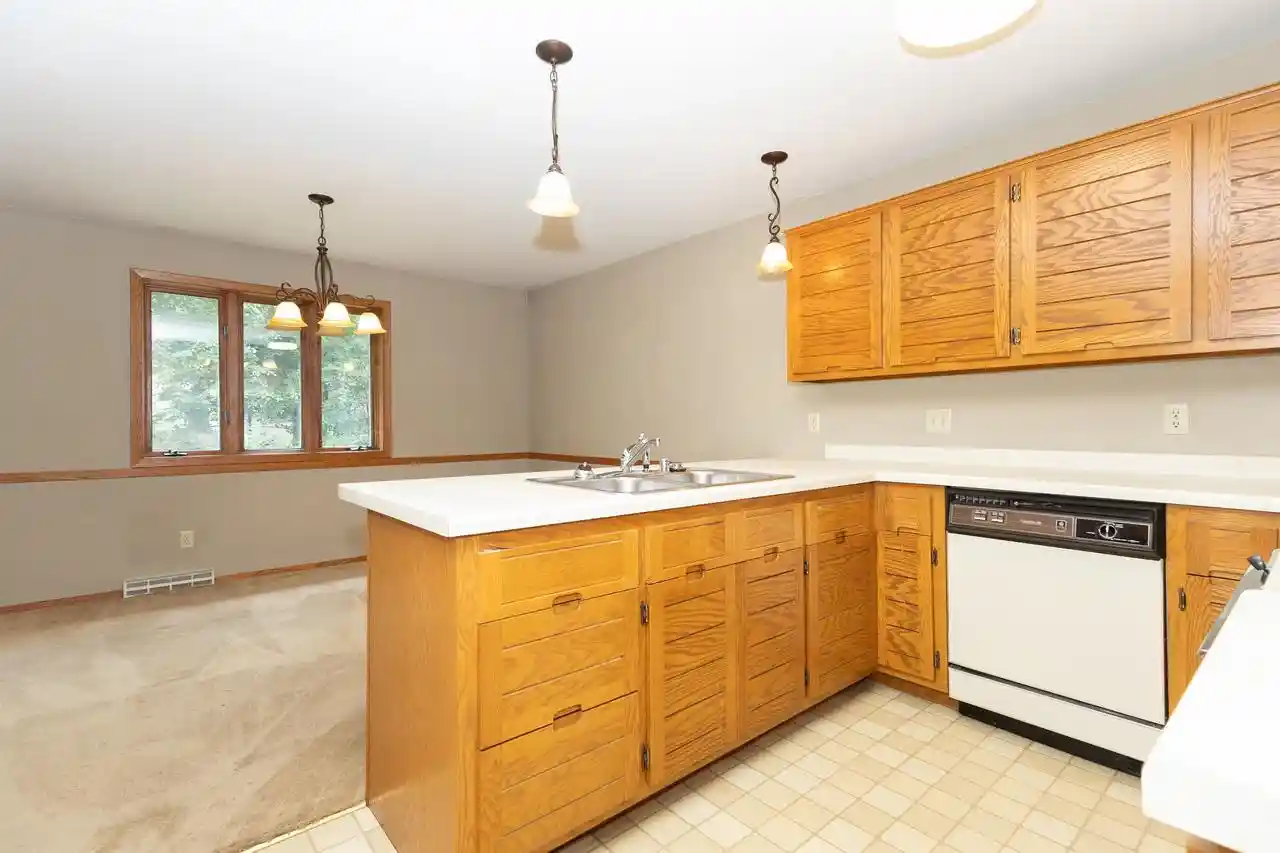 2nd image of 901 E Windfield Pl Pl #D, Appleton, WI 54911 | MLS# 50330097