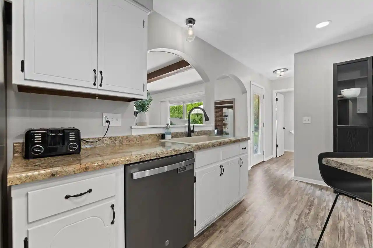 5th image of 732 S Grandview Boulevard Boulevard, Waukesha, WI 53188 | MLS# 1973973