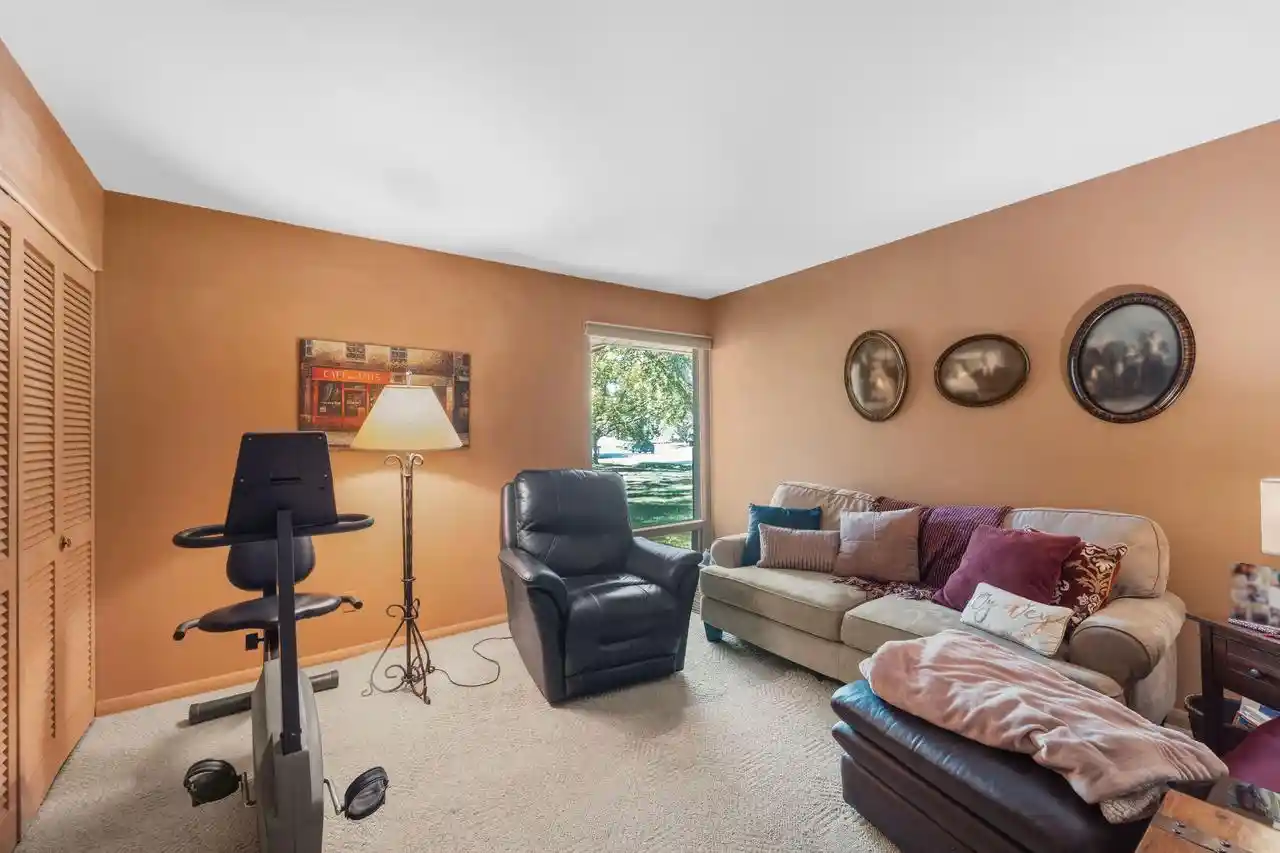 Photo 4 of Single family home for sale at 6684 N Atwahl Dr Dr, Glendale, WI 53209 | MLS# 1973981 | Listing updated on 2026-09-16
