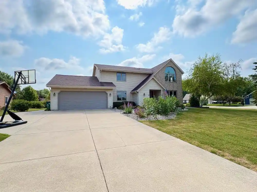 1st image of 1253 Linden Kansasville Lane Lane, Kansasville, WI 53139 | MLS# 1973985