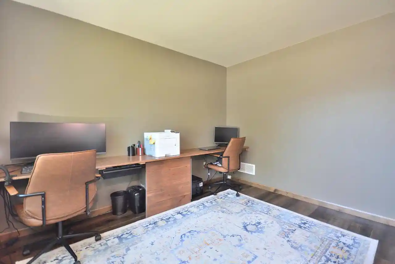 2nd image of 1525 Whitewater Dr Dr, West Bend, WI 53095 | MLS# 1973986