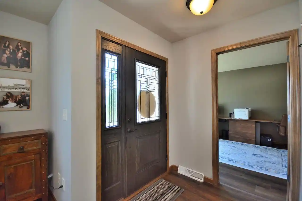 5th image of 1525 Whitewater Dr Dr, West Bend, WI 53095 | MLS# 1973986