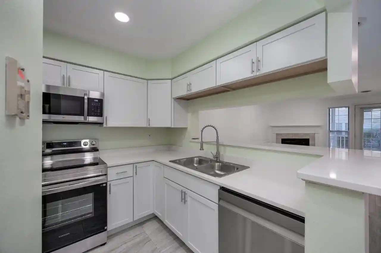 2nd image of 905 Harbor House Dr Dr #4, Madison, WI 53719 | MLS# 2029282