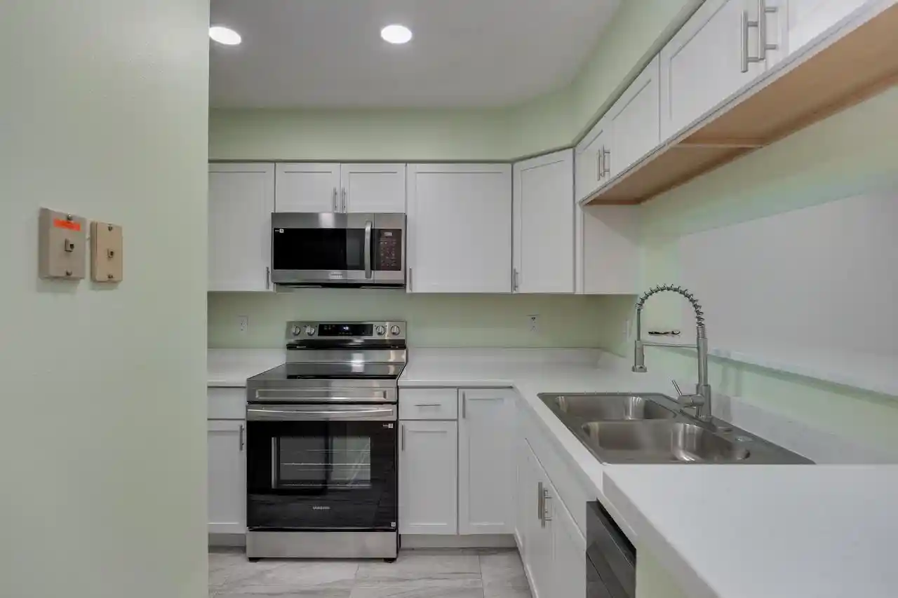 3rd image of 905 Harbor House Dr Dr, Madison, WI 53719