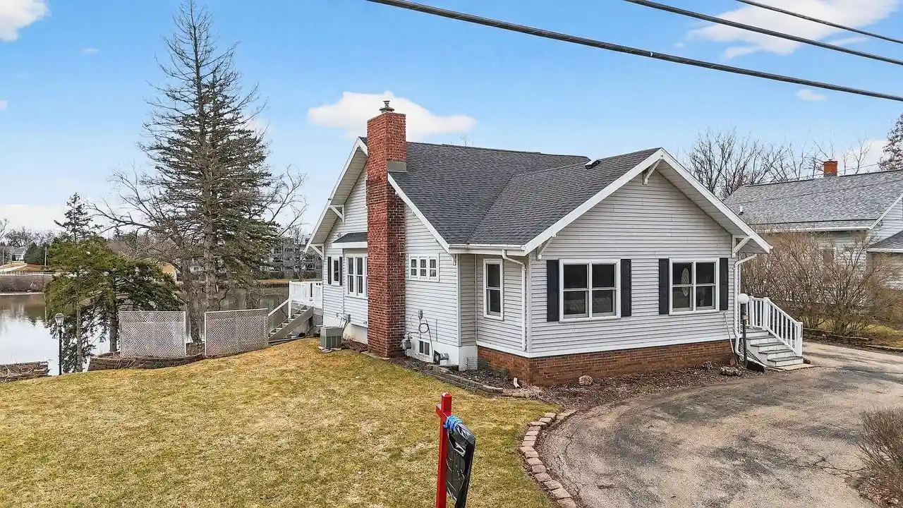 1st image of 1721 W Main Street Street, Appleton, WI 54911 | MLS# 50330032