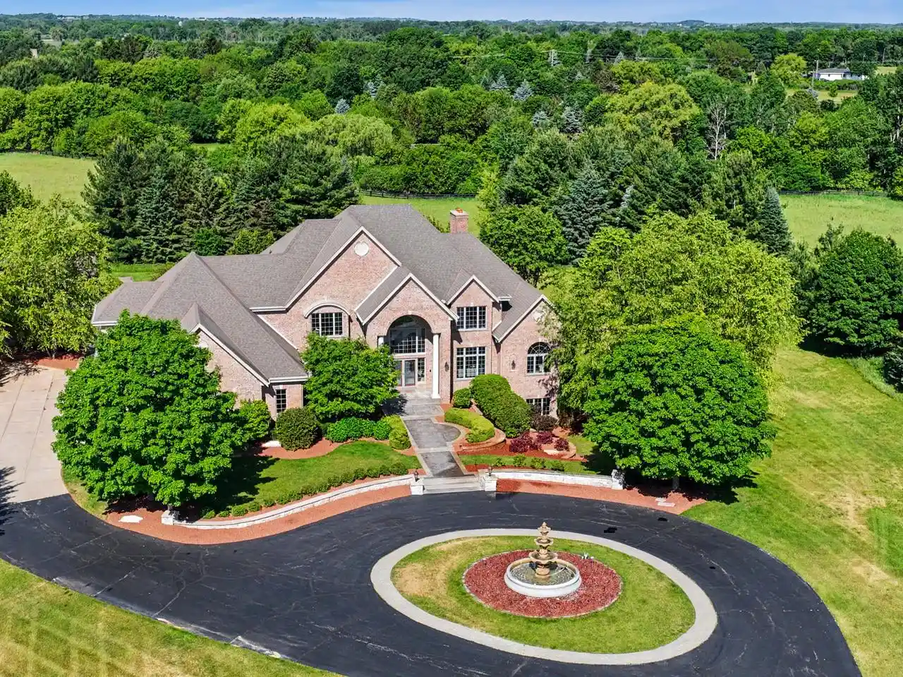 1st image of 3277 N Canterbury Lane Lane, Oconomowoc, WI 53066 | MLS# 1973987