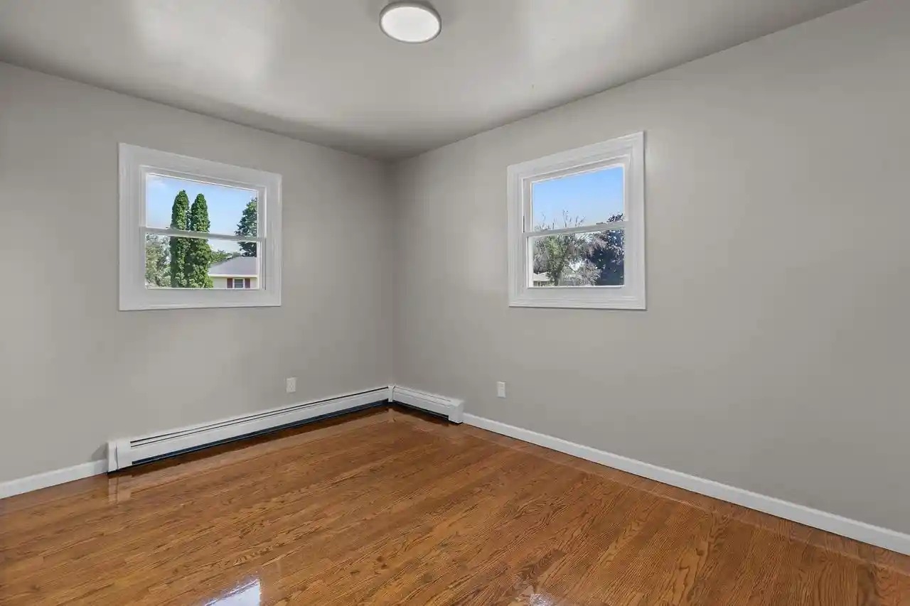 Photo 4 of Single family home for sale at 575 Glendale Avenue Avenue, Oshkosh, WI 54901 | MLS# 50330124 | Listing updated on 2026-09-23