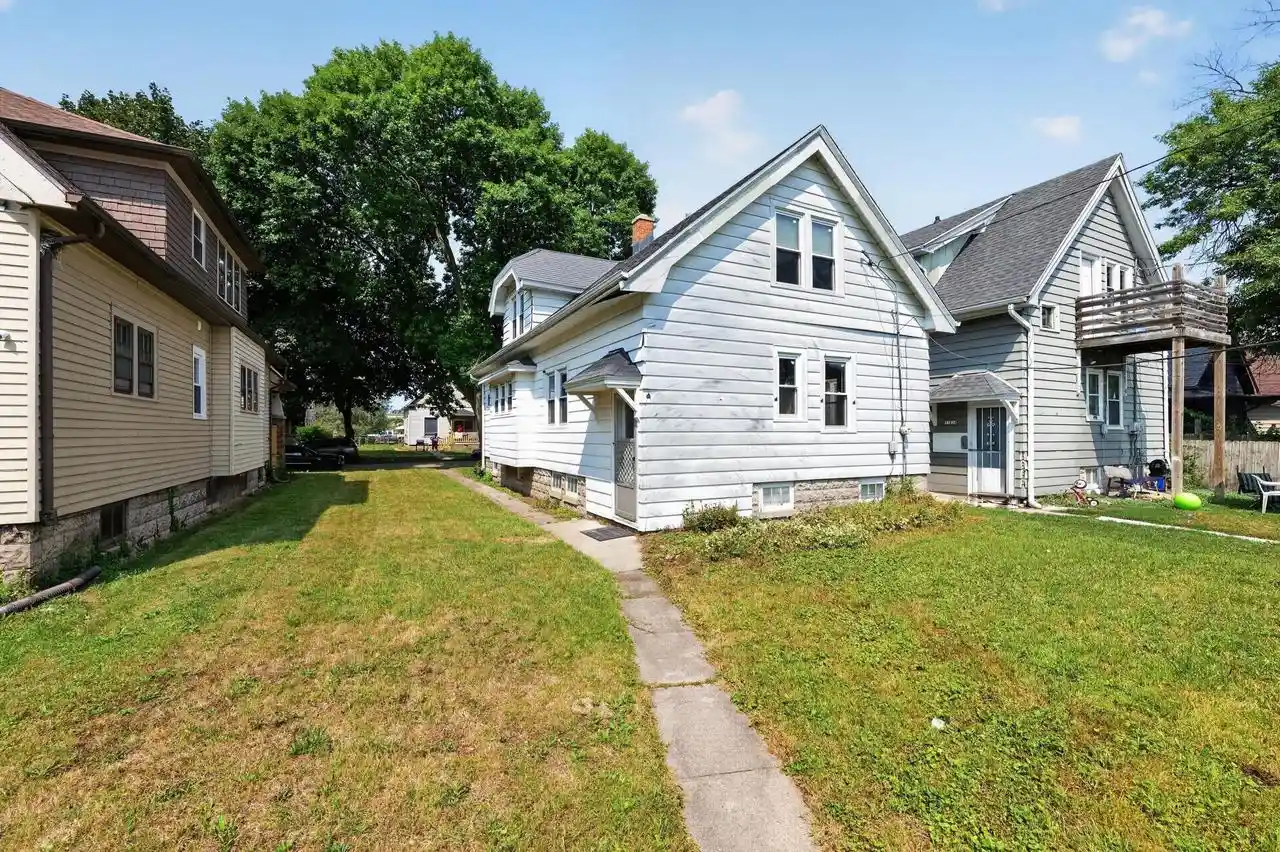 39th image of 5358 N 39th Street Street, Milwaukee, WI 53209 | MLS# 1973994