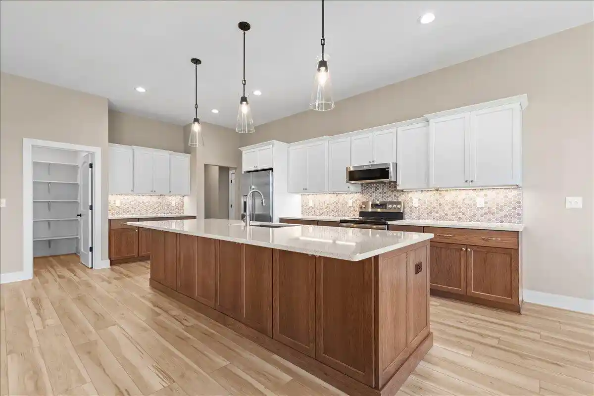 4th image of N83W27815 Cress-Brook Court Court, Hartland, WI 53029 | MLS# 1973997