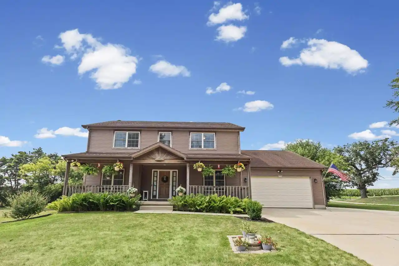 Photo 1 of Single family home for sale at N1510 Geneva Avenue Avenue, Lake Geneva, WI 53147 | MLS# 1974009 | Listing updated on 2026-08-06