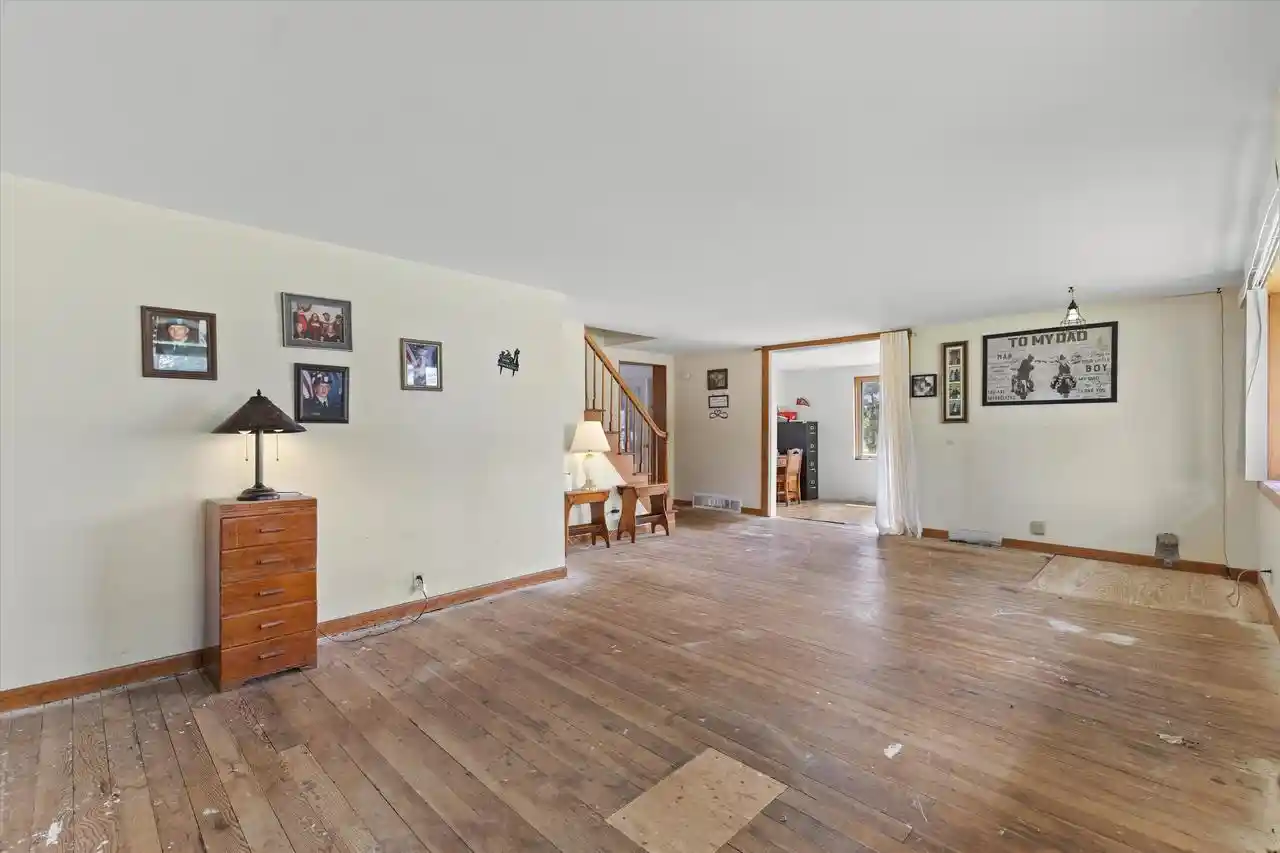 3rd image of 6335 Brever Road Road, Burlington, WI 53105 | MLS# 1974011