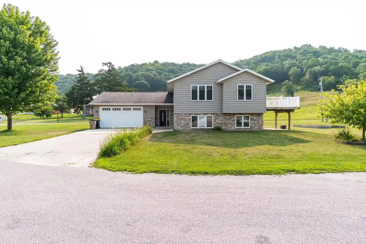 1st image of 701 Spring Court Court, Brownsville, MN 55919 | MLS# 1974023