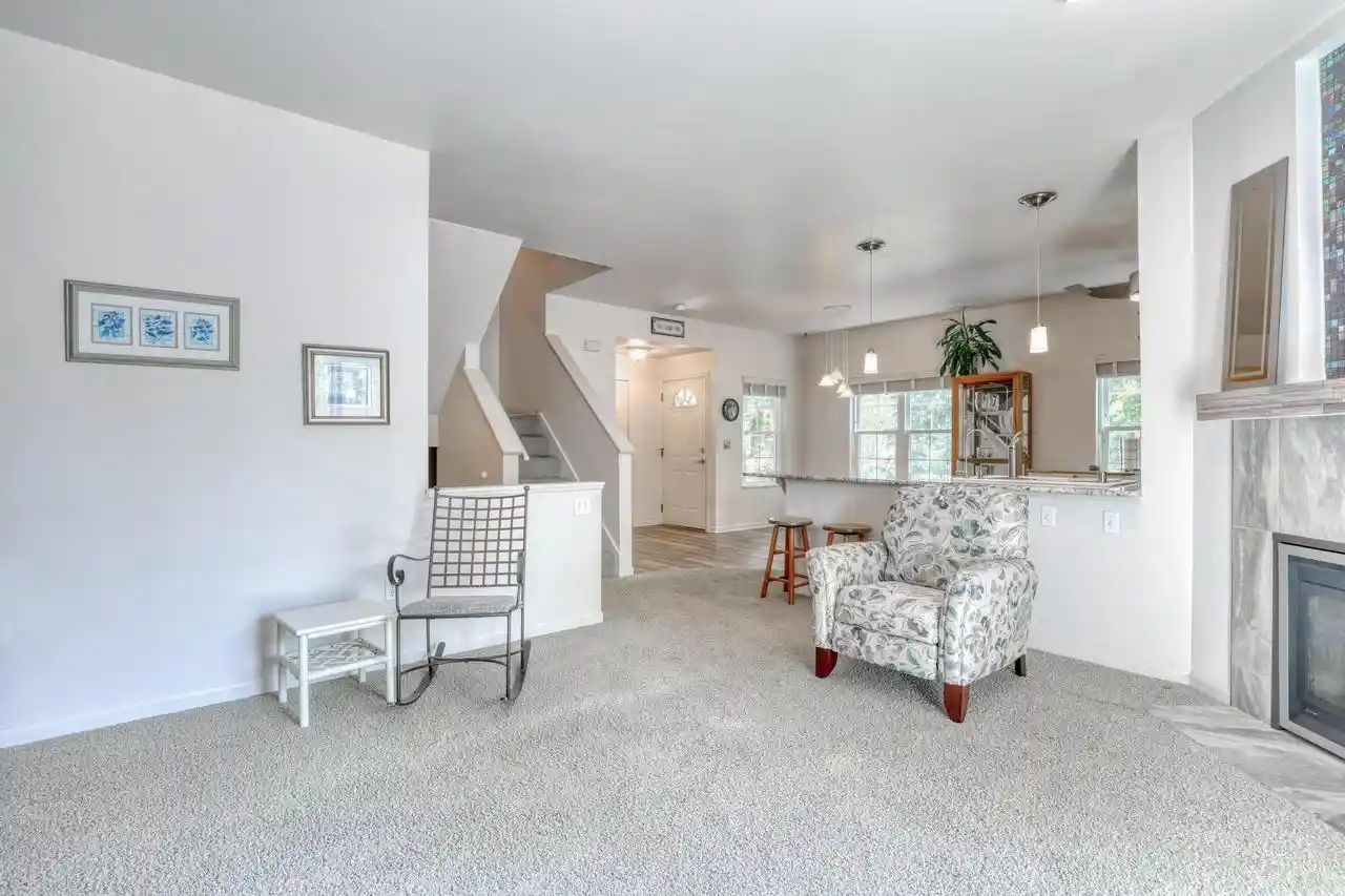 4th image of 14025 W Lenox Dr Dr, New Berlin, WI 53151 | MLS# 1974027