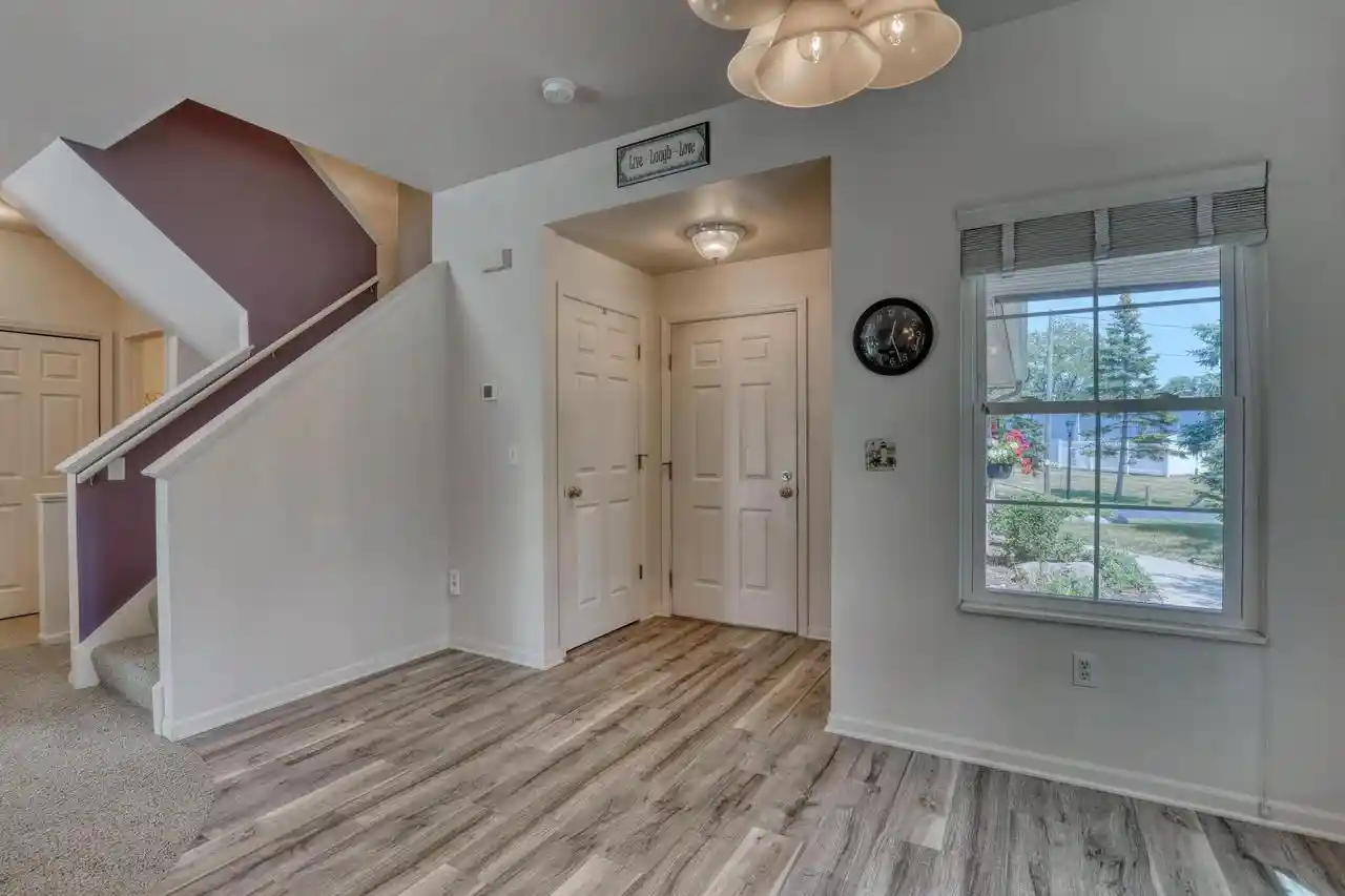 5th image of 14025 W Lenox Dr Dr, New Berlin, WI 53151 | MLS# 1974027
