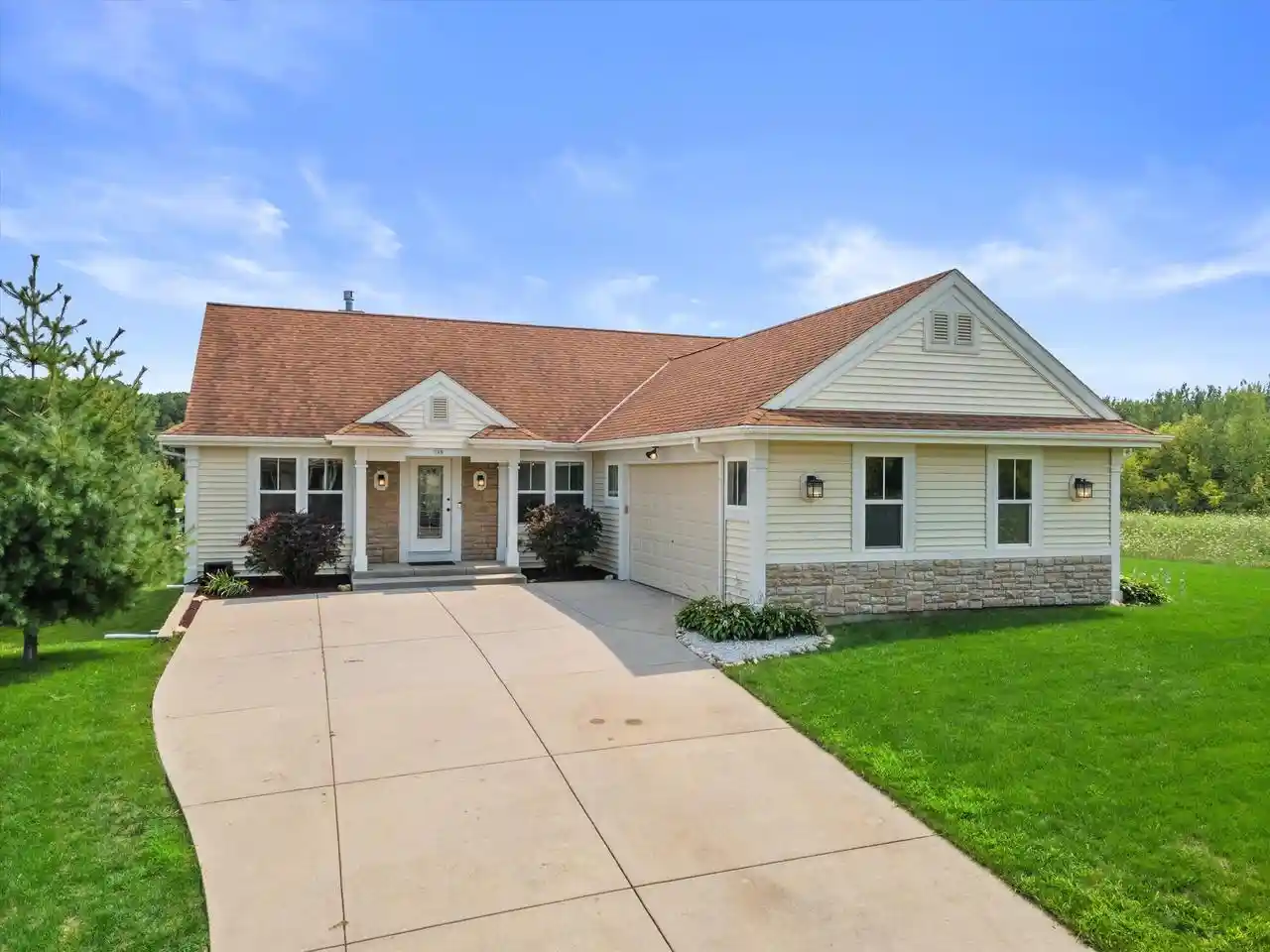 1st image of 706 Sierra Street Street, Hartford, WI 53027 | MLS# 1974028