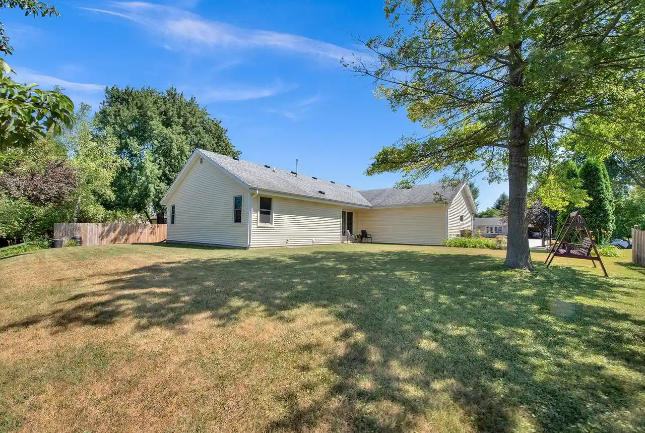 3rd image of 8820 W Travis Lane Lane, Franklin, WI 53132 | MLS# 1974032
