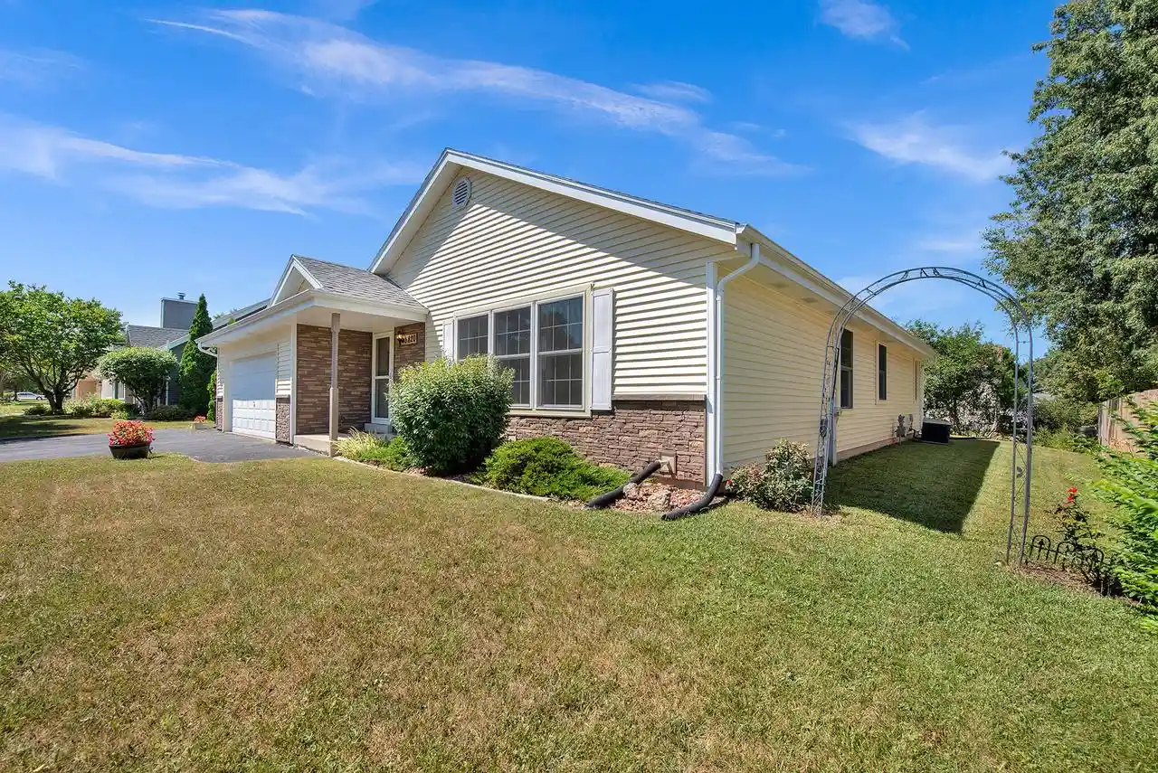 5th image of 8820 W Travis Lane Lane, Franklin, WI 53132 | MLS# 1974032