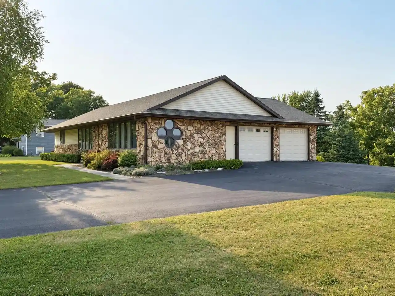 1st image of 116 Colonial Dr Dr, Saint Nazianz, WI 54232 | MLS# 1974030