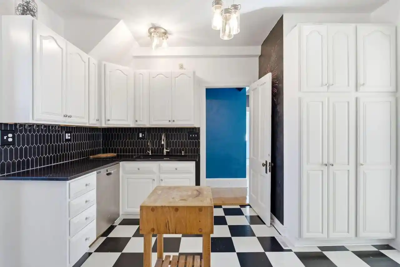2nd image of 7405 Milwaukee Avenue Avenue, Milwaukee, WI 53213 | MLS# 1974033