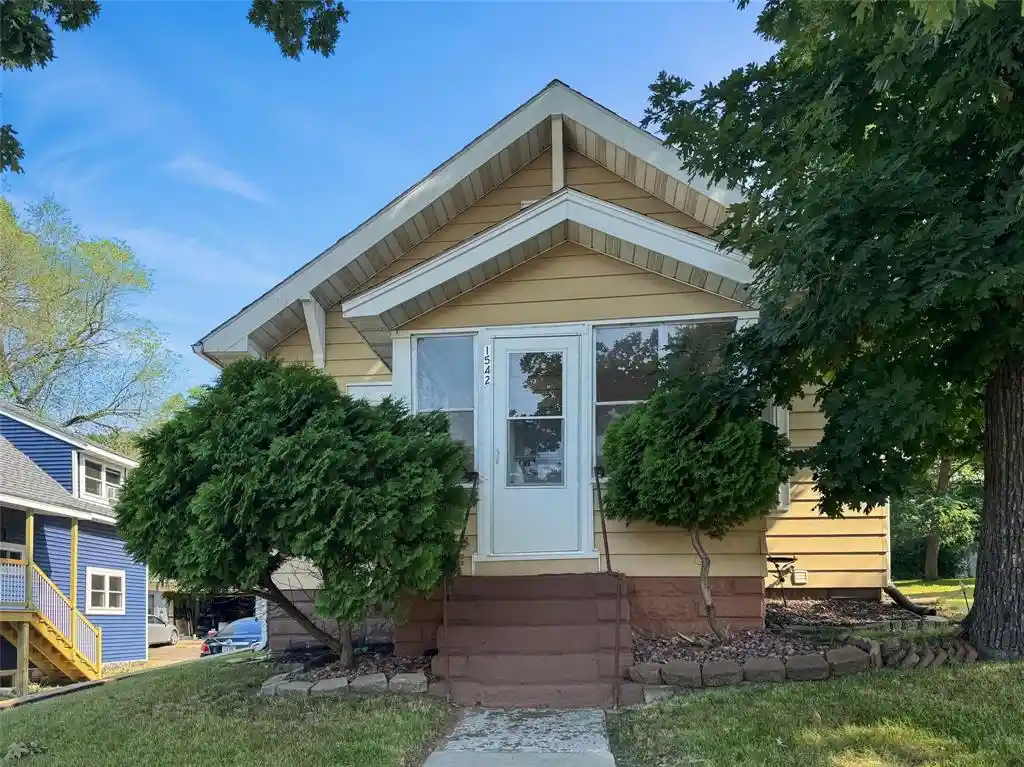 Photo 1 of Single family home for sale at 1542 Bellevue Avenue Avenue, Eau Claire, WI 54703 | MLS# 1603687 | Listing updated on 2026-09-19