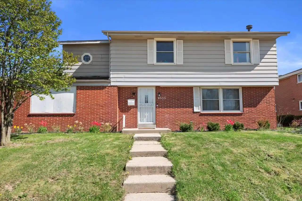 Photo 1 of Single family home for sale at 8533 W Grantosa Dr Dr, Milwaukee, WI 53225 | MLS# 1974054 | Listing updated on 2026-09-11