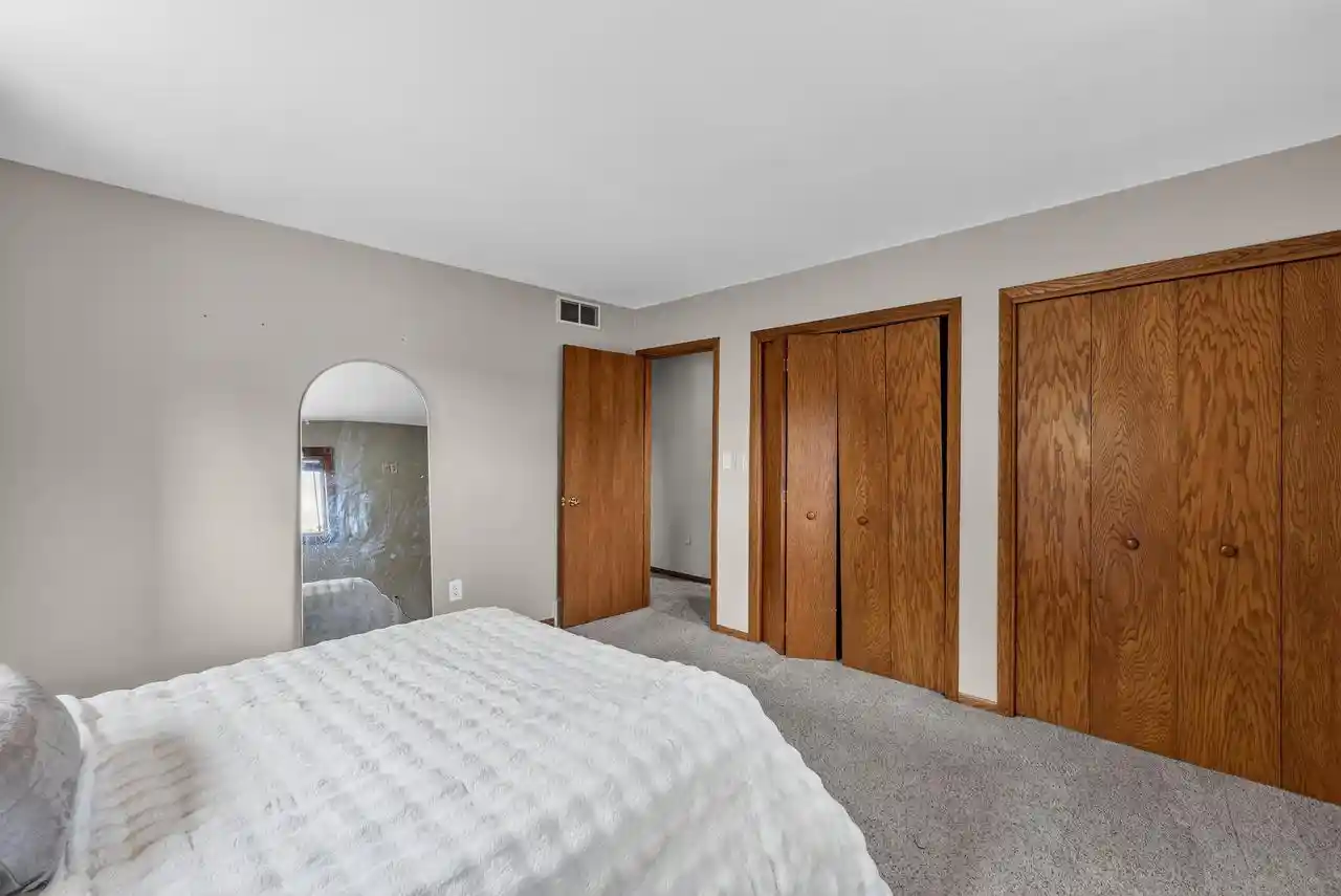 3rd image of 4112 Mueller Dr Dr, Hartford, WI 53027 | MLS# 1974059