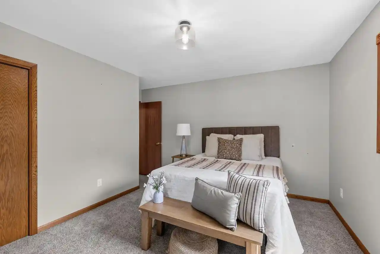 5th image of 4112 Mueller Dr Dr, Hartford, WI 53027 | MLS# 1974059