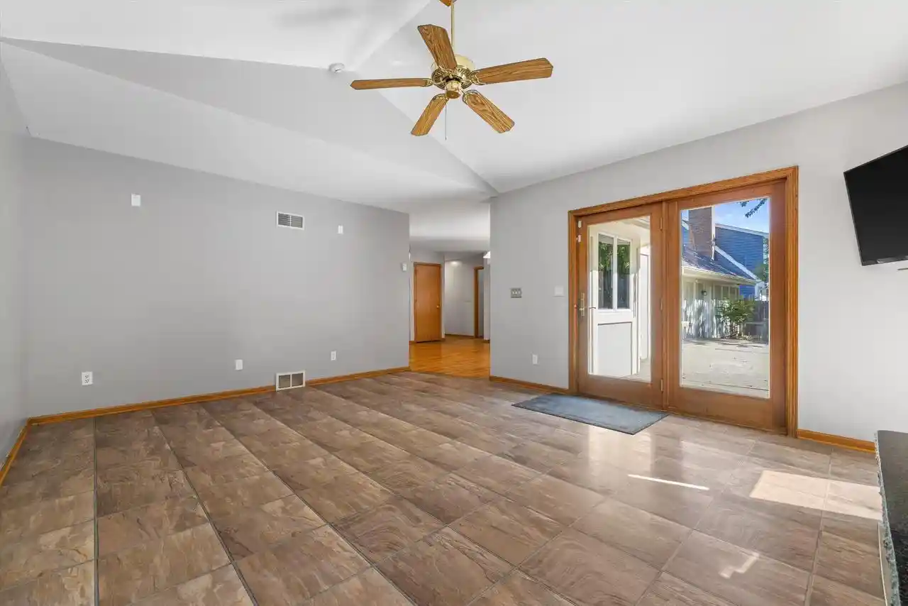 Photo 3 of Single family home for sale at 1246 40Th Avenue Avenue, Kenosha, WI 53144 | MLS# 1974060 | Listing updated on 2026-09-16