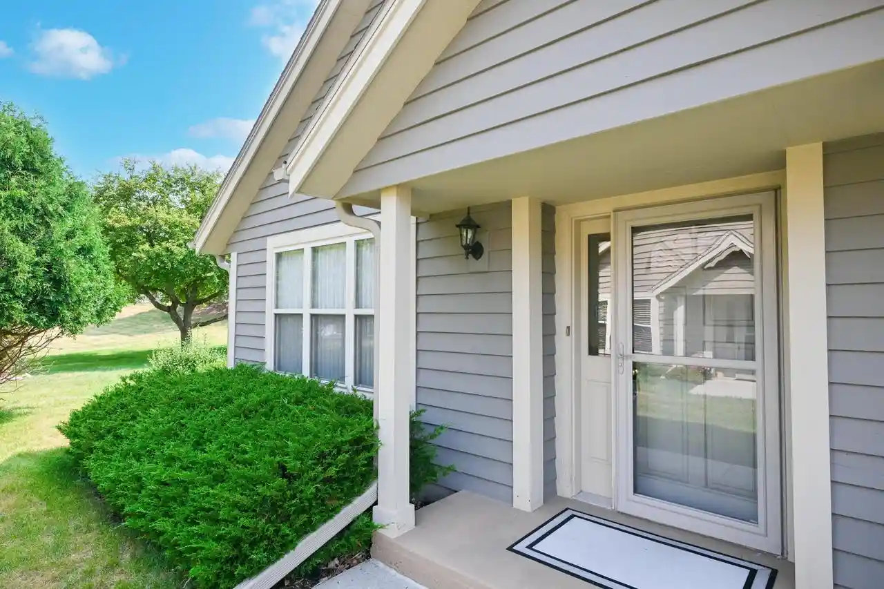 1st image of N24w24000 Brandon Oaks Dr Dr #A, Pewaukee, WI 53072 | MLS# 1974076