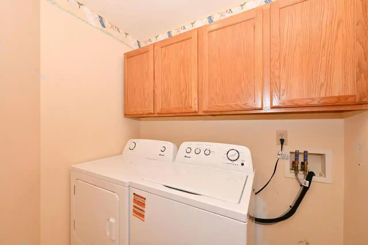 3rd image of N24W24000 Brandon Oaks Dr Dr #A, Pewaukee, WI 53072 | MLS# 1974076