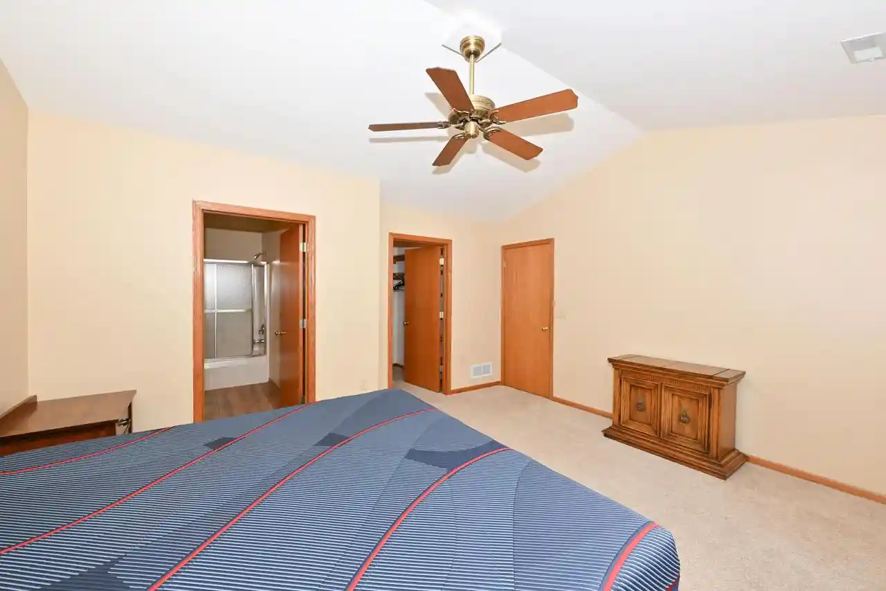 5th image of N24W24000 Brandon Oaks Dr Dr #A, Pewaukee, WI 53072 | MLS# 1974076