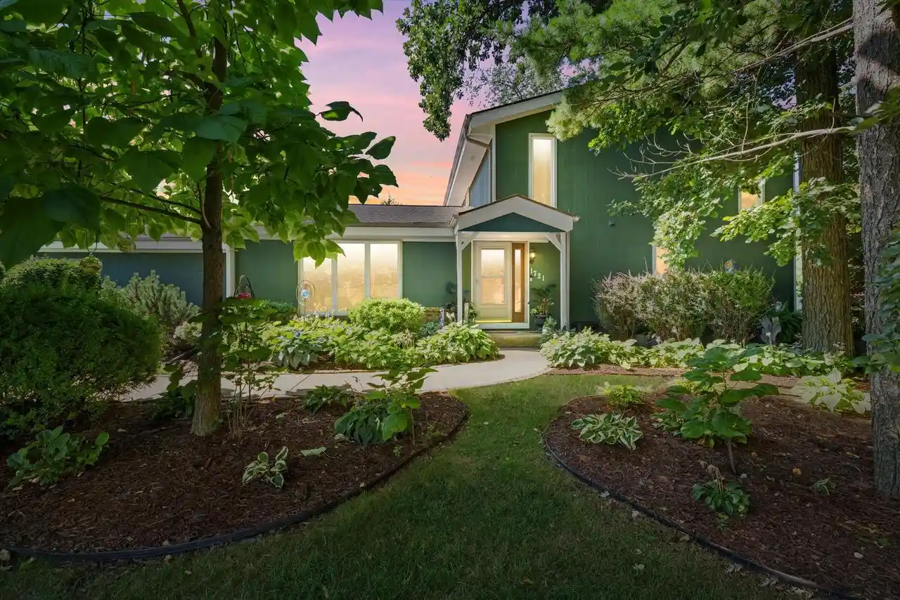 1st image of 1721 September Dr Dr, Caledonia, WI 53402 | MLS# 1974073