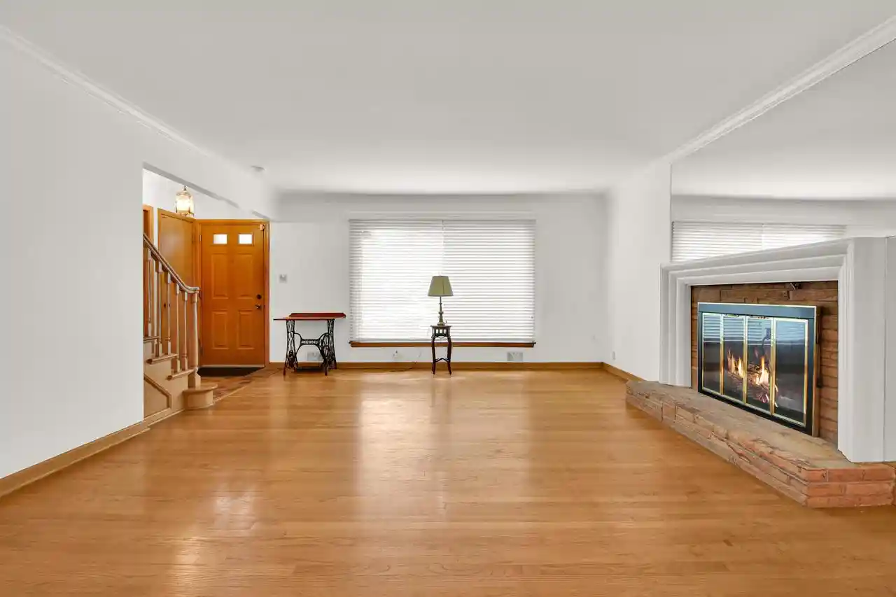 3rd image of 7212 Aetna Court Court, Milwaukee, WI 53213 | MLS# 1974094