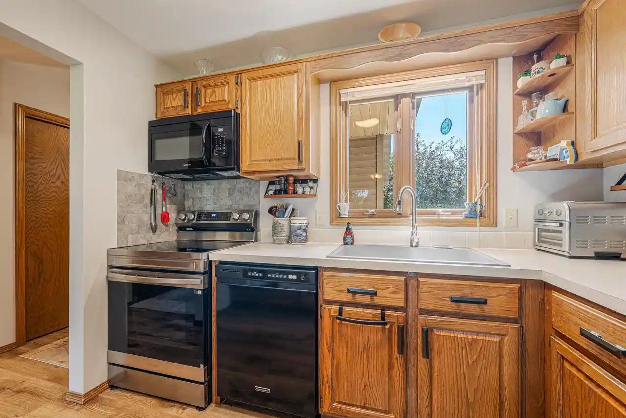 5th image of 1709 E Midway Rd Rd, Appleton, WI 54915