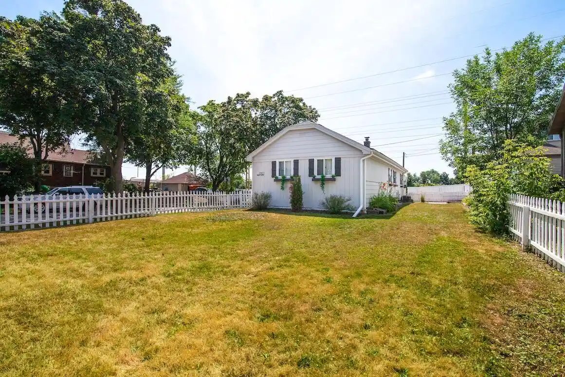 Photo 3 of Single family home for sale at 6101 W Fairview Avenue Avenue, Milwaukee, WI 53213 | MLS# 1974109 | Listing updated on 2026-09-11