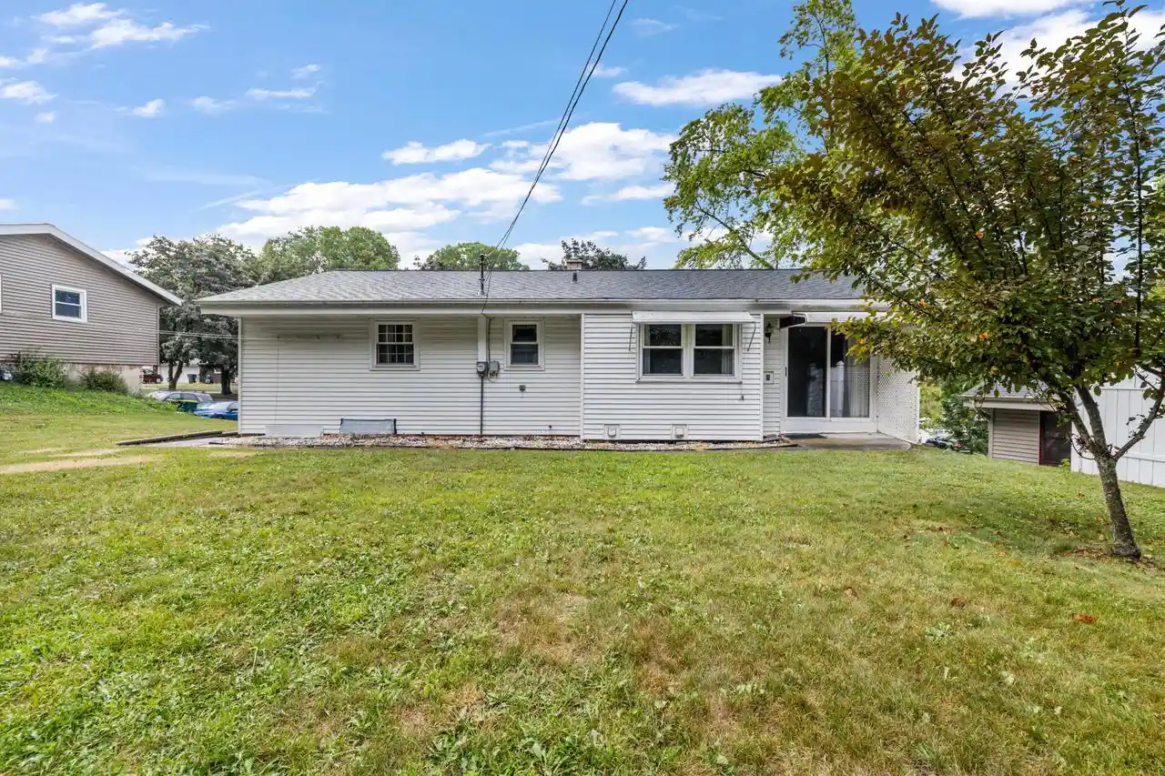 3rd image of 1448 N 12Th Avenue Avenue, West Bend, WI 53090 | MLS# 1974114
