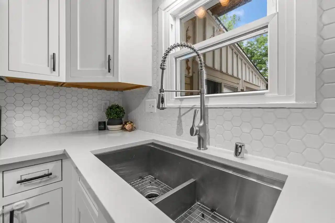 5th image of 450 W Bradley Road Road, Milwaukee, WI 53217 | MLS# 1974128