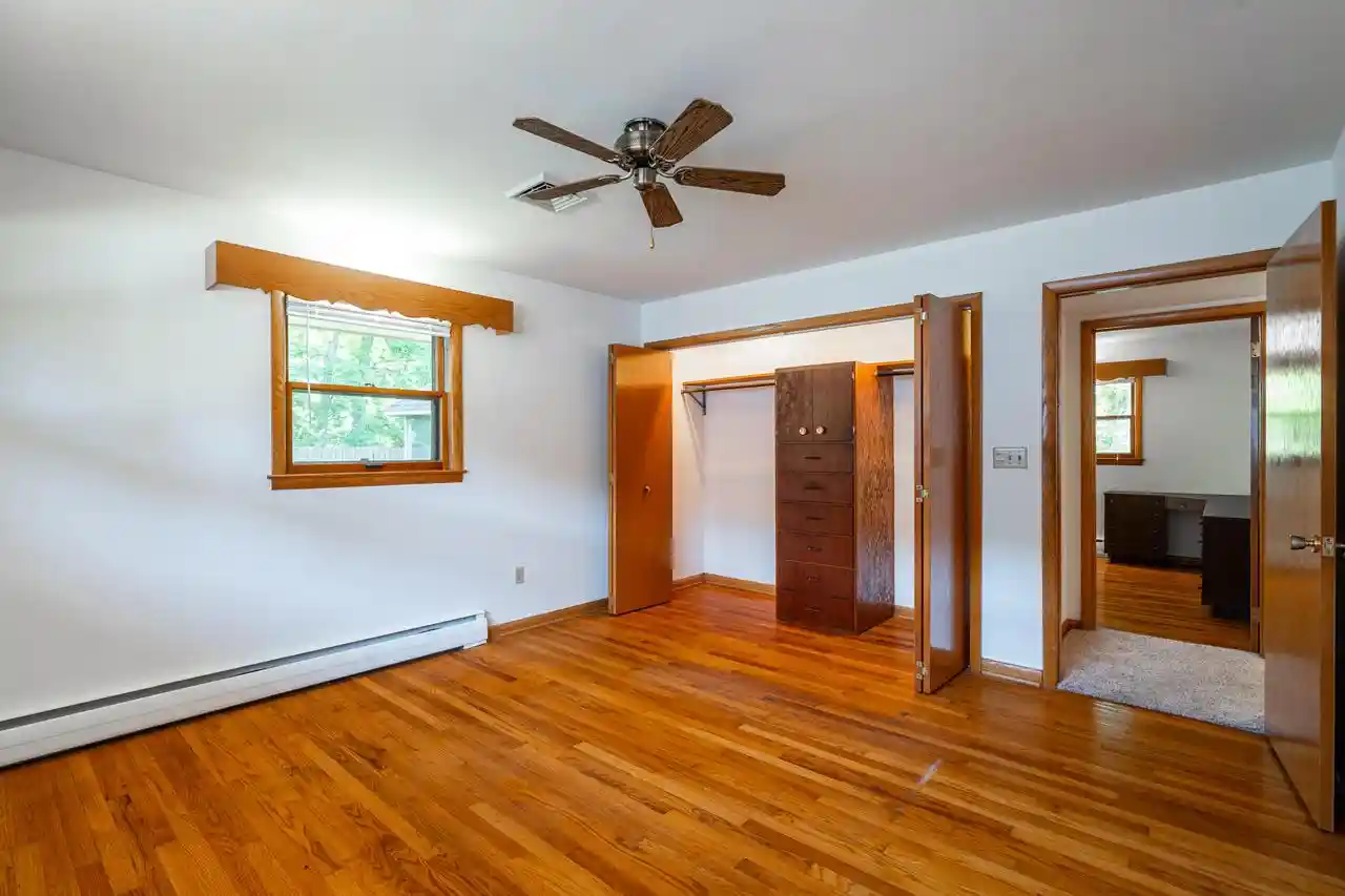 Photo 4 of Single family home for sale at 1210 18Th Avenue Avenue, South Milwaukee, WI 53172 | MLS# 1974142 | Listing updated on 2026-09-16