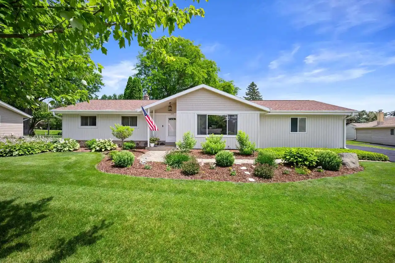 1st image of 1420 Mount Lane Lane, Hubertus, WI 53033 | MLS# 1974150