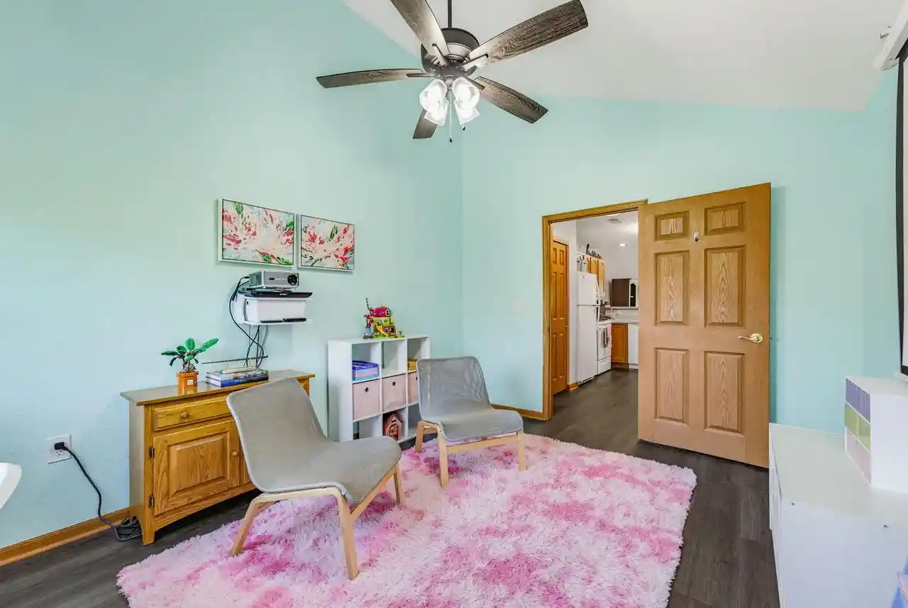 5th image of 6080 S Crosswinds Dr Dr, Cudahy, WI 53110