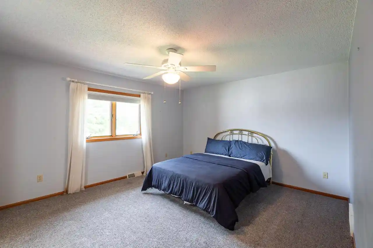 Photo 4 of Single family home for sale at 2608 Lakeshore Dr Dr, La Crosse, WI 54603 | MLS# 1974146 | Listing updated on 2026-10-06