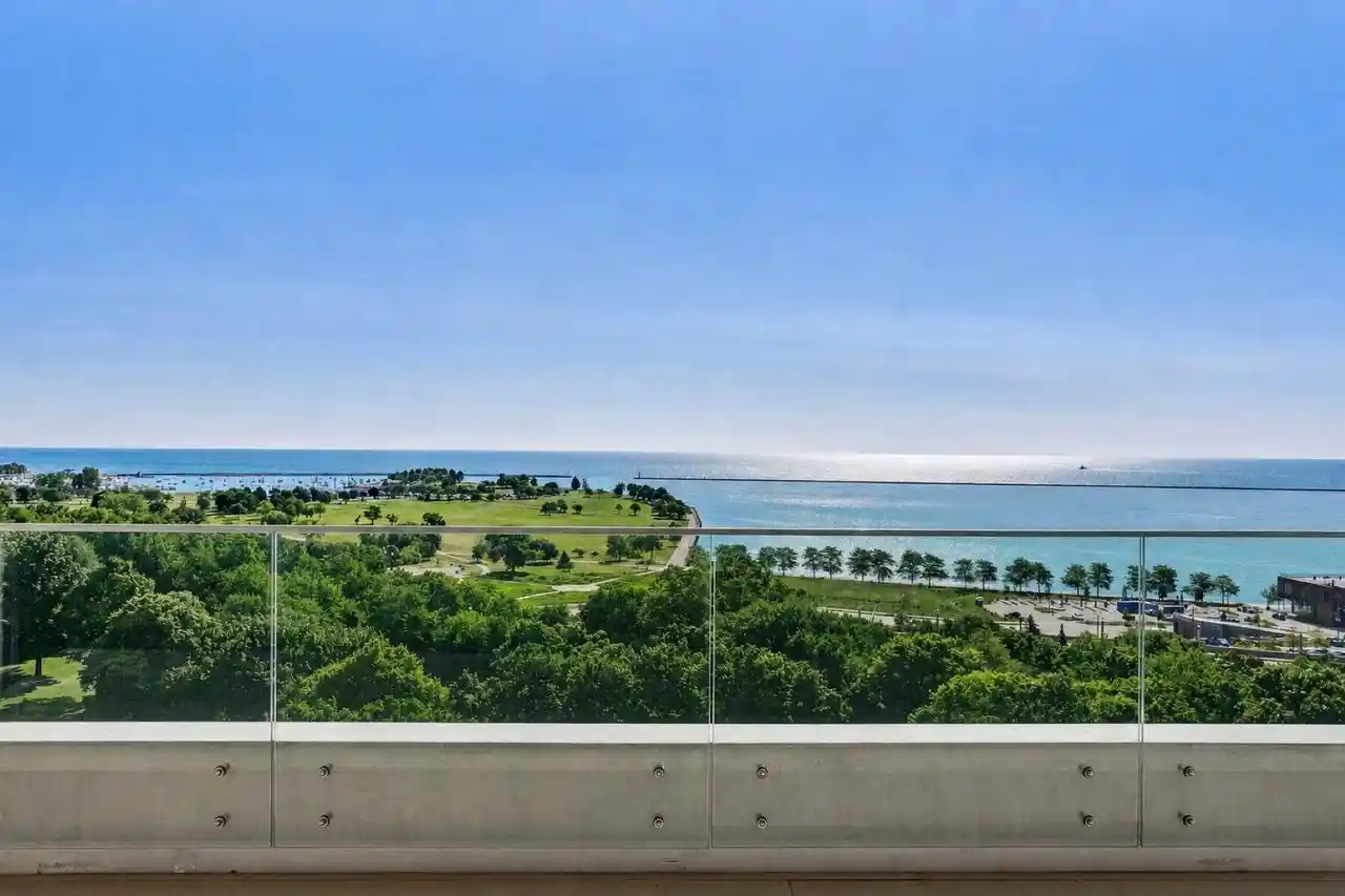 Listing Photo 3 - Condo for sale in building located at 825 N Prospect Ave Ave, Milwaukee, WI 53202 - Unit #901