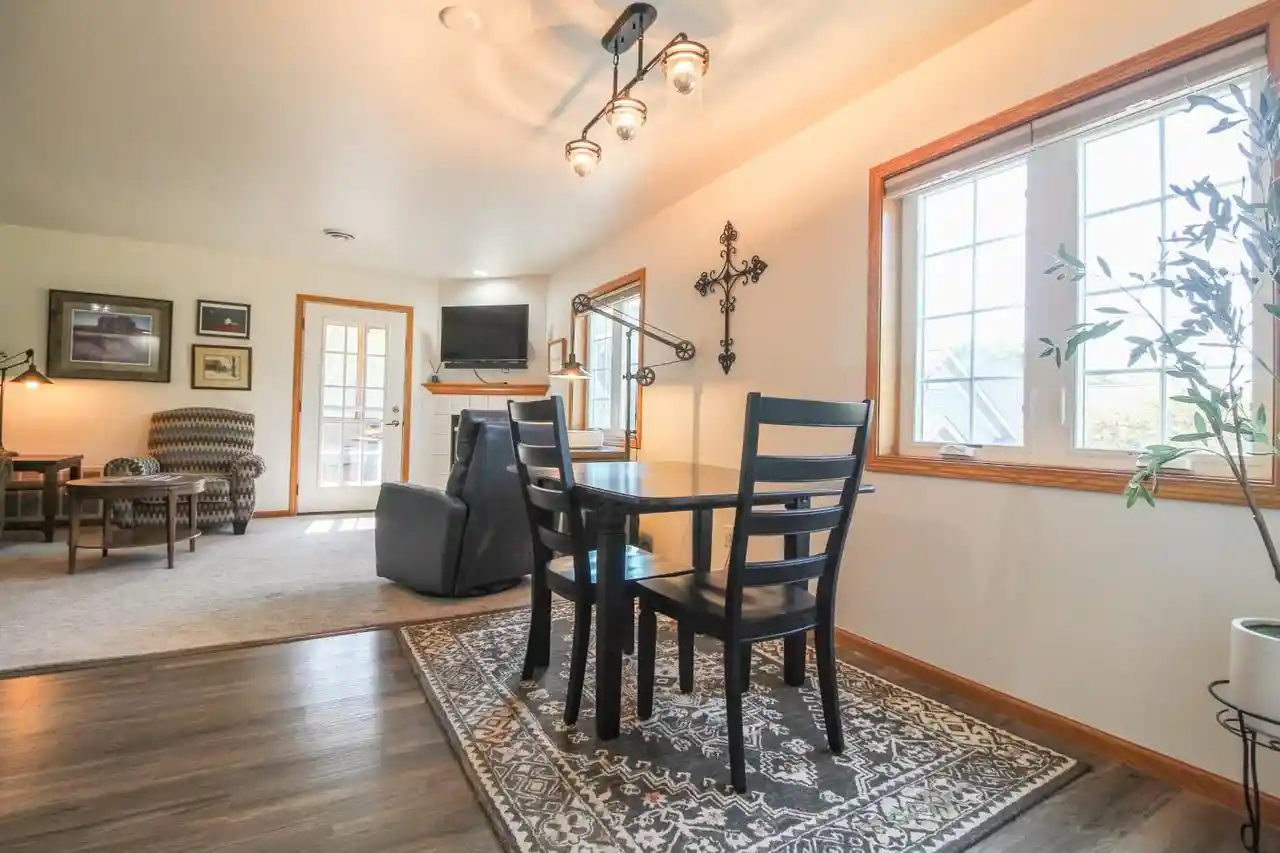 5th image of 105 Waverly Dr Dr, Cambridge, WI 53523 | MLS# 2029351