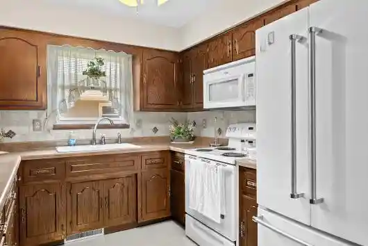 2nd image of 4321 Knuell Street Street, Manitowoc, WI 54220 | MLS# 1974162