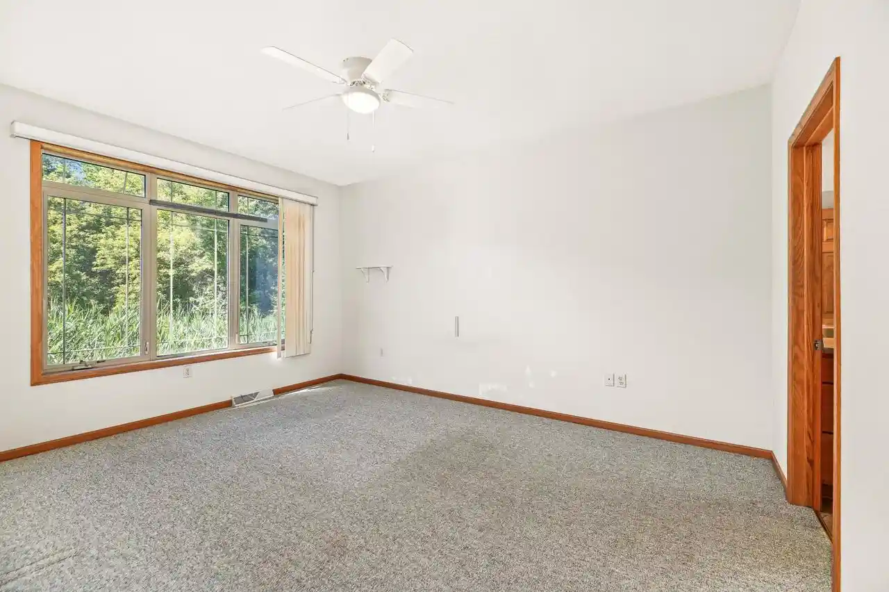 4th image of 14653 W Wilbur Dr Dr, New Berlin, WI 53151 | MLS# 1974161