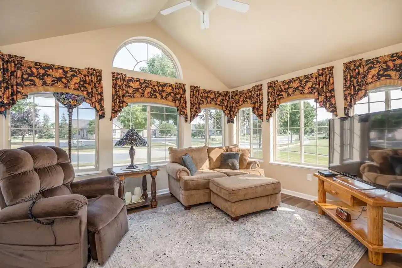 3rd image of 2306 E Sienna Way Way, Appleton, WI 54913 | MLS# 50330160