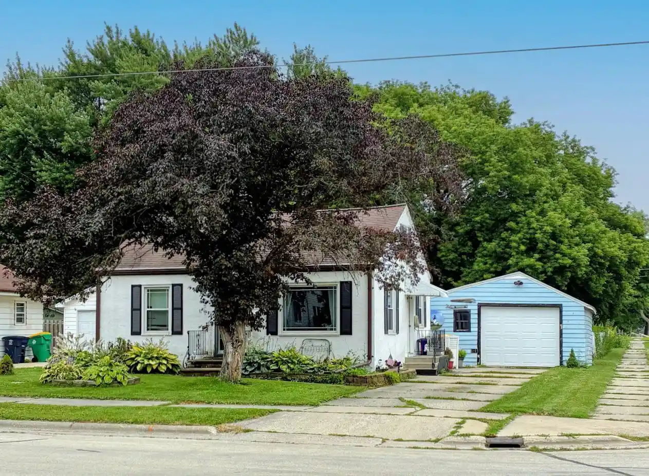 1st image of 1437 14th Avenue Avenue, Green Bay, WI 54304 | MLS# 50330159